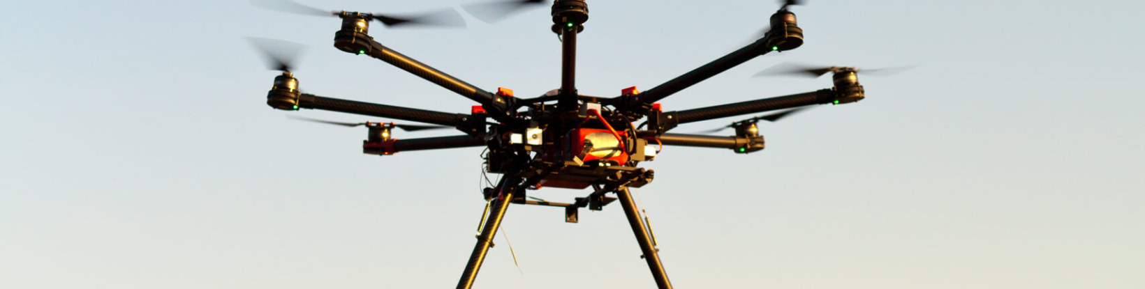 dron legter igenyles Magyarorszag dron kepzes online tanfolyam A2 vizsga dron biztosítas es felelosseg biztosítas Magyarorszag eseti legter igenyles dronnal dron legter bejelentes Legugyi Hatosag dron legter terkep Magyarorszag dron repulesi zonak Magyarorszag novenyvedelmi online kepzes permetezes